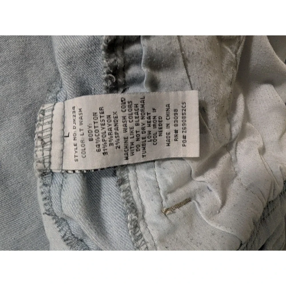 Sono Light Wash Denim Jacket Size L Cropped‎ Button Front Stretch Y2K Style